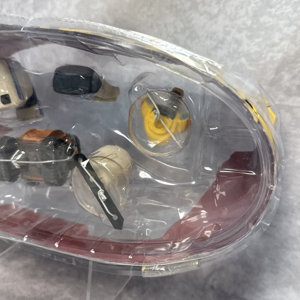 Disney Pixar WALL E Figurine Playset Disney Store Set Of 6 New in Box (Dented) - Picture 13 of 15